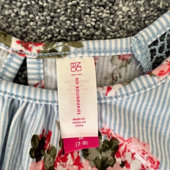 No Boundaries blue/white pinstripe floral blouse with lace M - Picture 2 of 7